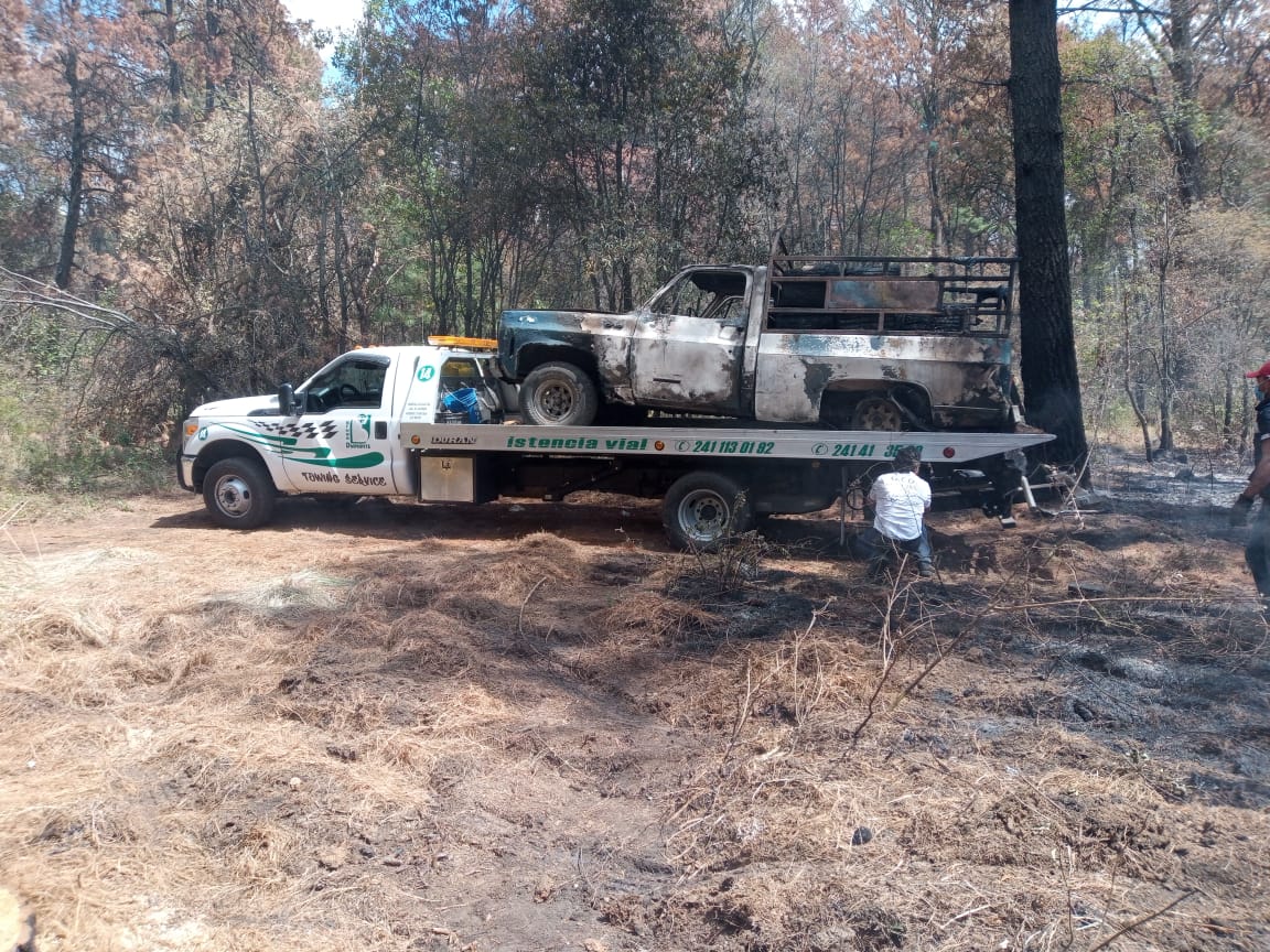 La SSC previene conato de incendio y asegura una camioneta en la Malintzi